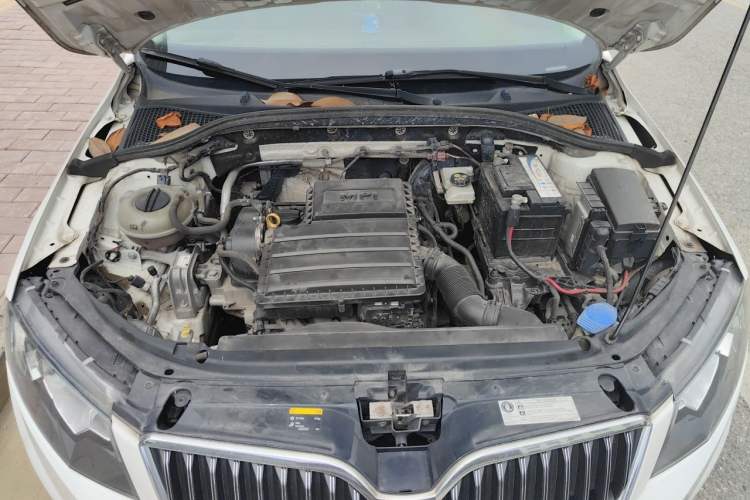 Used Skoda Octavia 2017 1.6L Manual Smart Drive Edition Engine Bay