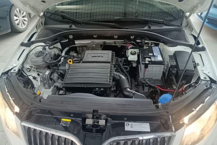 Used Skoda Octavia 2017 Classic Model 1.6L Manual Comfort Edition Engine Bay