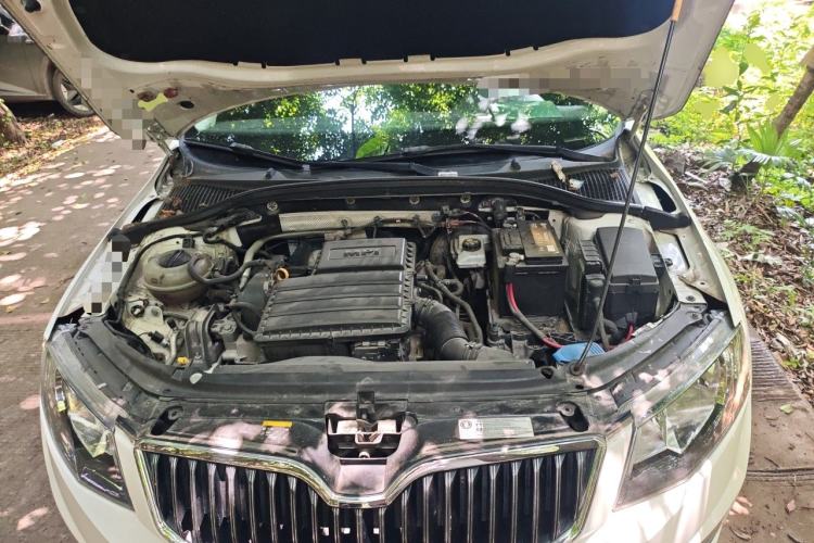Used Skoda Octavia 2017 1.6L Manual Smart Drive Edition Engine Bay