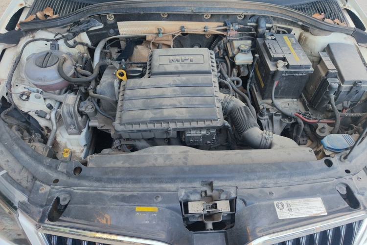 Used Skoda Octavia 2017 1.6L Automatic Chuanxing Edition Engine Bay