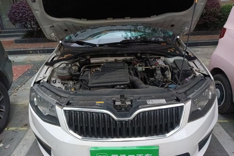 Used Skoda Octavia 2017 Classic Model 1.6L Manual Standard Edition Engine Bay