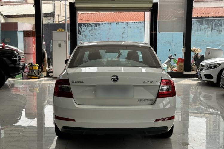 Used Skoda Octavia 2017 1.6L Automatic Chuanxing Edition Exterior 1