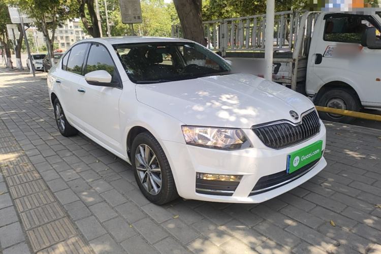 Used Skoda Octavia 2017 Classic Model 1.6L Manual Comfort Edition Exterior 1