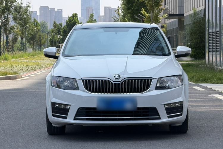 Used Skoda Octavia 2017 1.6L Automatic Smart Drive Edition Exterior 1