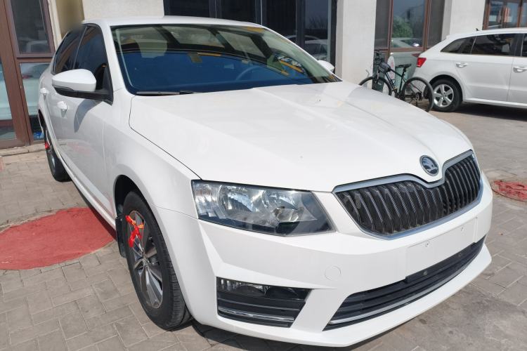 Used Skoda Octavia 2017 Classic Model 1.6L Manual Comfort Edition Exterior 1