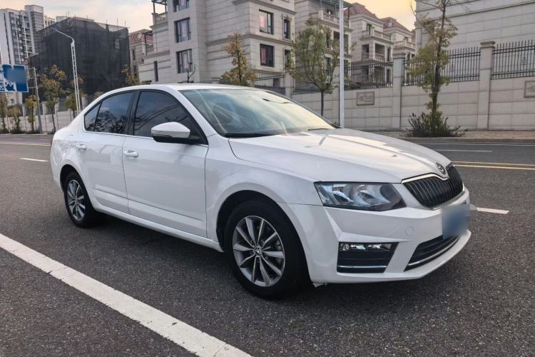 Used Skoda Octavia 2017 Classic Model 1.6L Automatic Comfort Edition Exterior 1