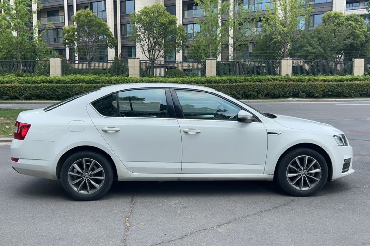 Used Skoda Octavia 2017 1.6L Automatic Chuanxing Edition Exterior 2