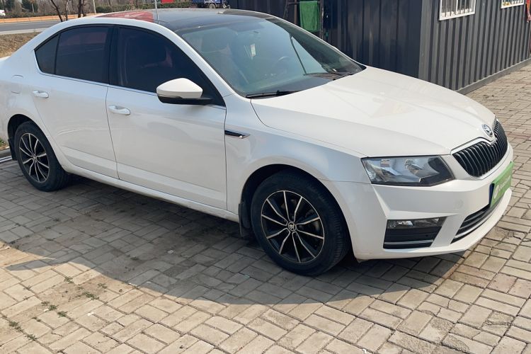 Used Skoda Octavia 2017 1.6L Automatic Smart Drive Edition Exterior 2