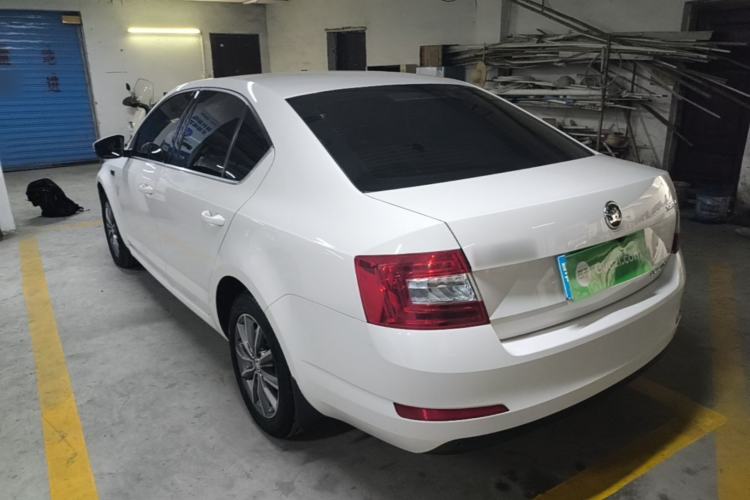 Used Skoda Octavia 2017 1.6L Manual Trend Edition Exterior 2