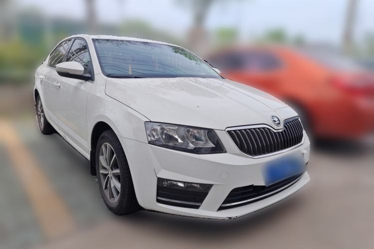 Used Skoda Octavia 2017 Classic Model 1.6L Automatic Comfort Edition Exterior 2