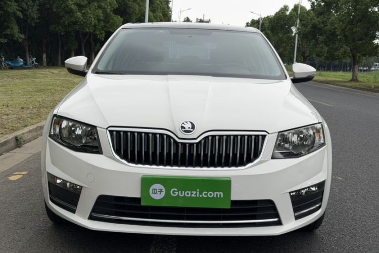 Used Skoda Octavia 2017 1.6L Automatic Smart Drive Edition Exterior 2