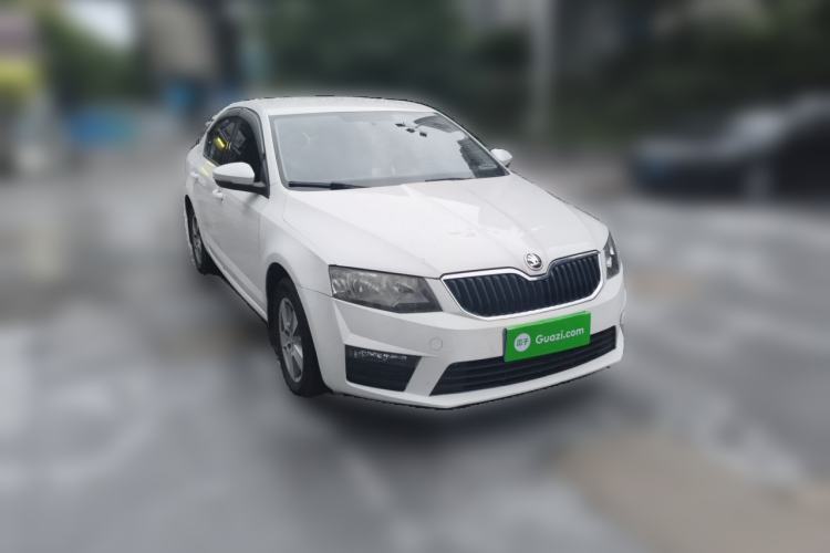 Used Skoda Octavia 2017 Classic Model 1.6L Automatic Standard Edition Exterior 2