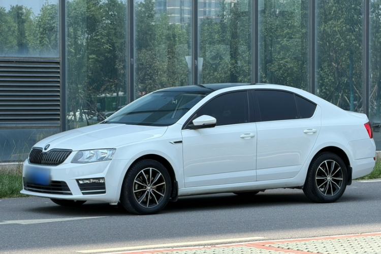 Used Skoda Octavia 2017 1.6L Automatic Smart Drive Edition Exterior 3