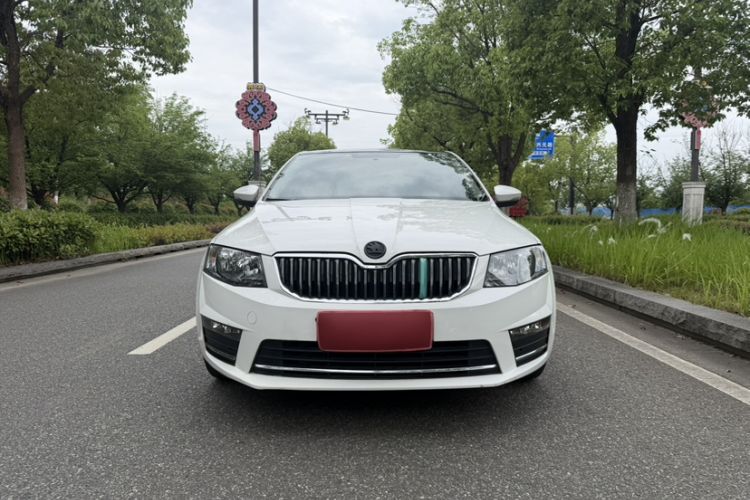 Used Skoda Octavia 2017 1.6L Automatic Smart Drive Edition Exterior 3