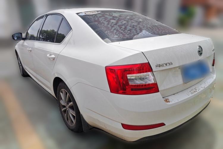 Used Skoda Octavia 2017 Classic Model 1.6L Automatic Comfort Edition Exterior 3