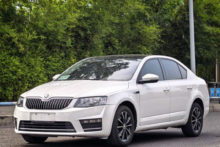 Used Skoda Octavia 2017 TSI280 DSG Smart Drive Edition Exterior 3