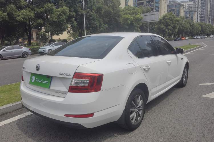 Used Skoda Octavia 2017 1.6L Automatic Chuanxing Edition Exterior 4