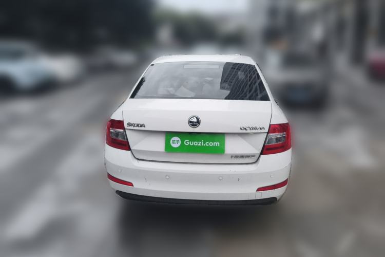 Used Skoda Octavia 2017 Classic Model 1.6L Automatic Standard Edition Exterior 4