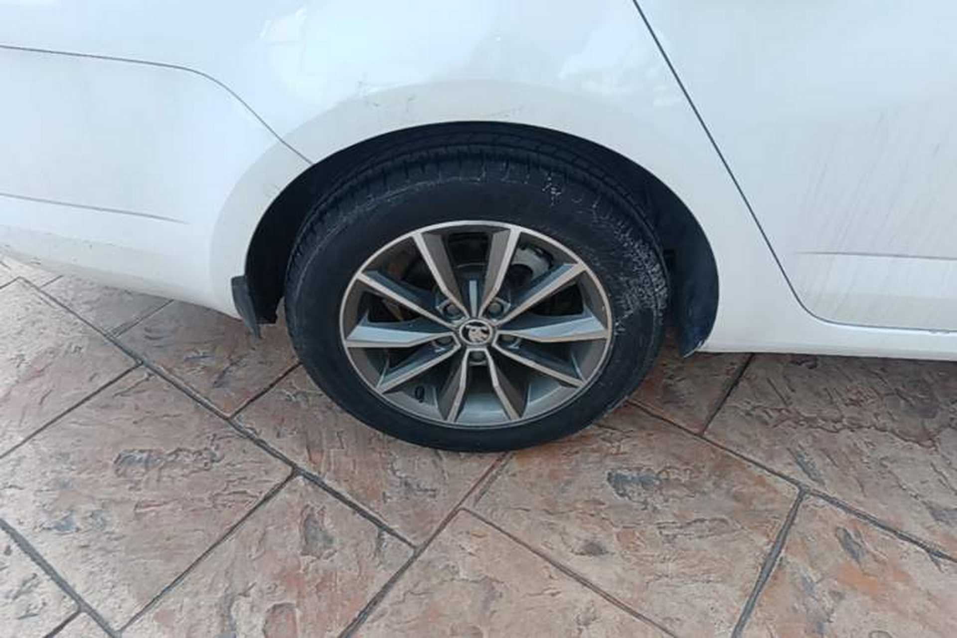 Used Skoda Octavia 2017 1.6L Automatic Chuanxing Edition Exterior 5