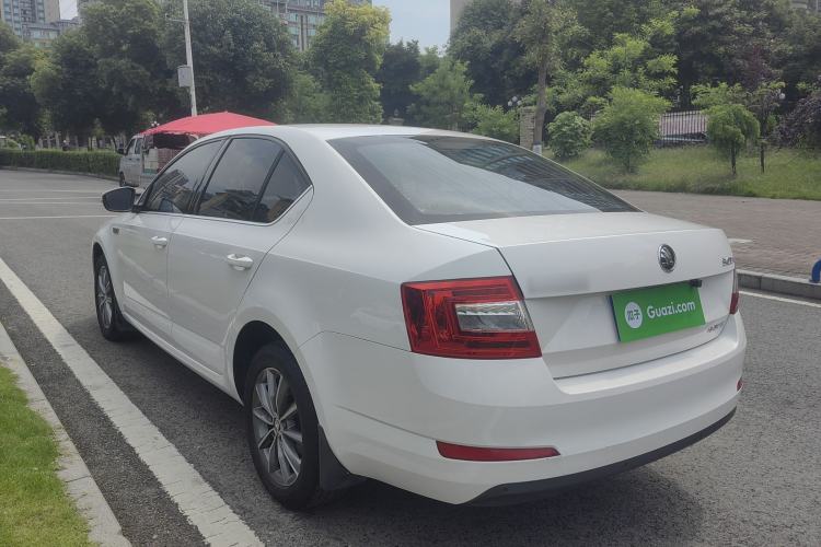 Used Skoda Octavia 2017 1.6L Automatic Chuanxing Edition Exterior 5