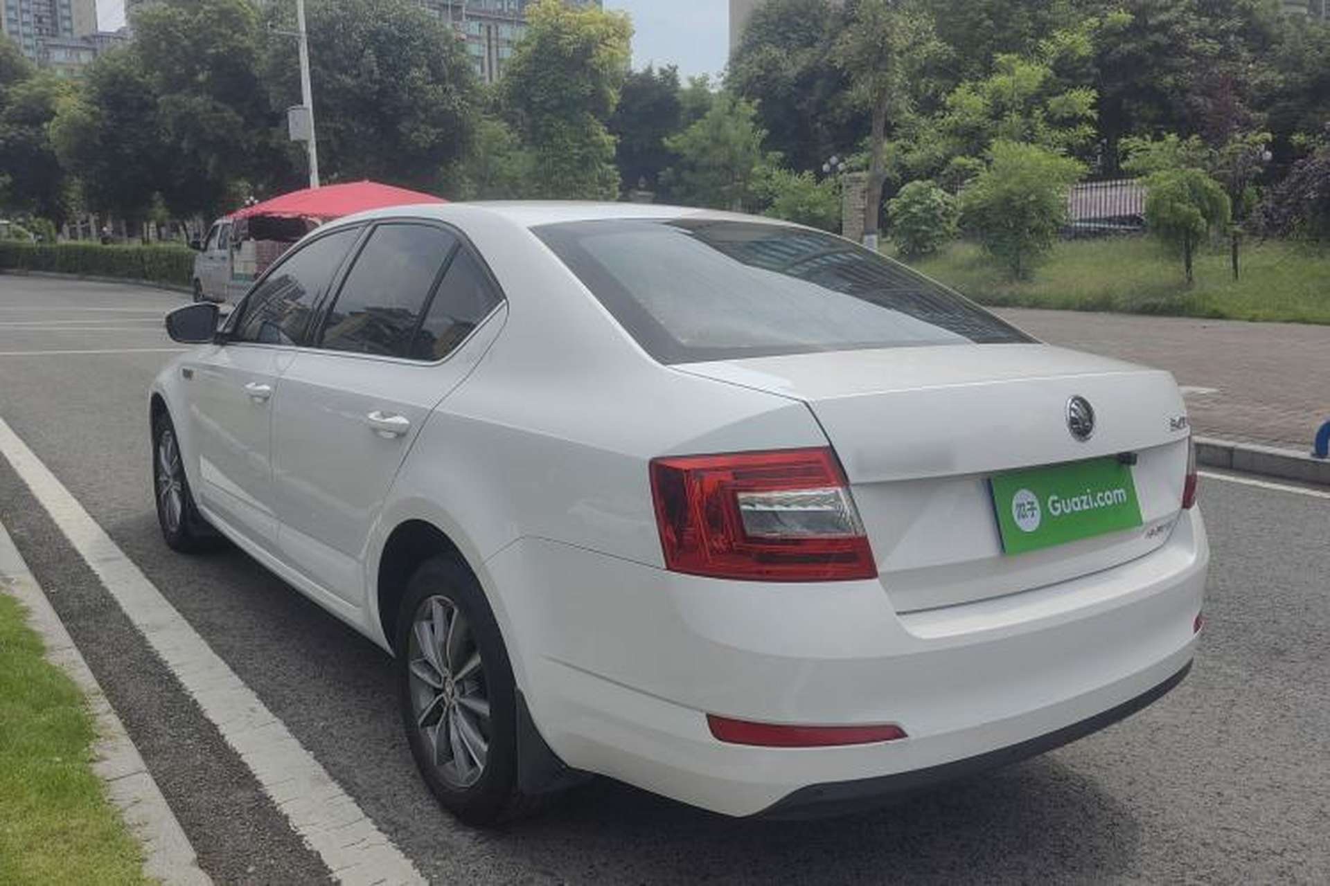 Used Skoda Octavia 2017 1.6L Automatic Chuanxing Edition Exterior 5