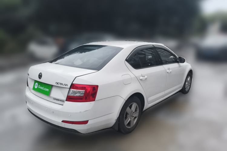 Used Skoda Octavia 2017 Classic Model 1.6L Automatic Standard Edition Exterior 5