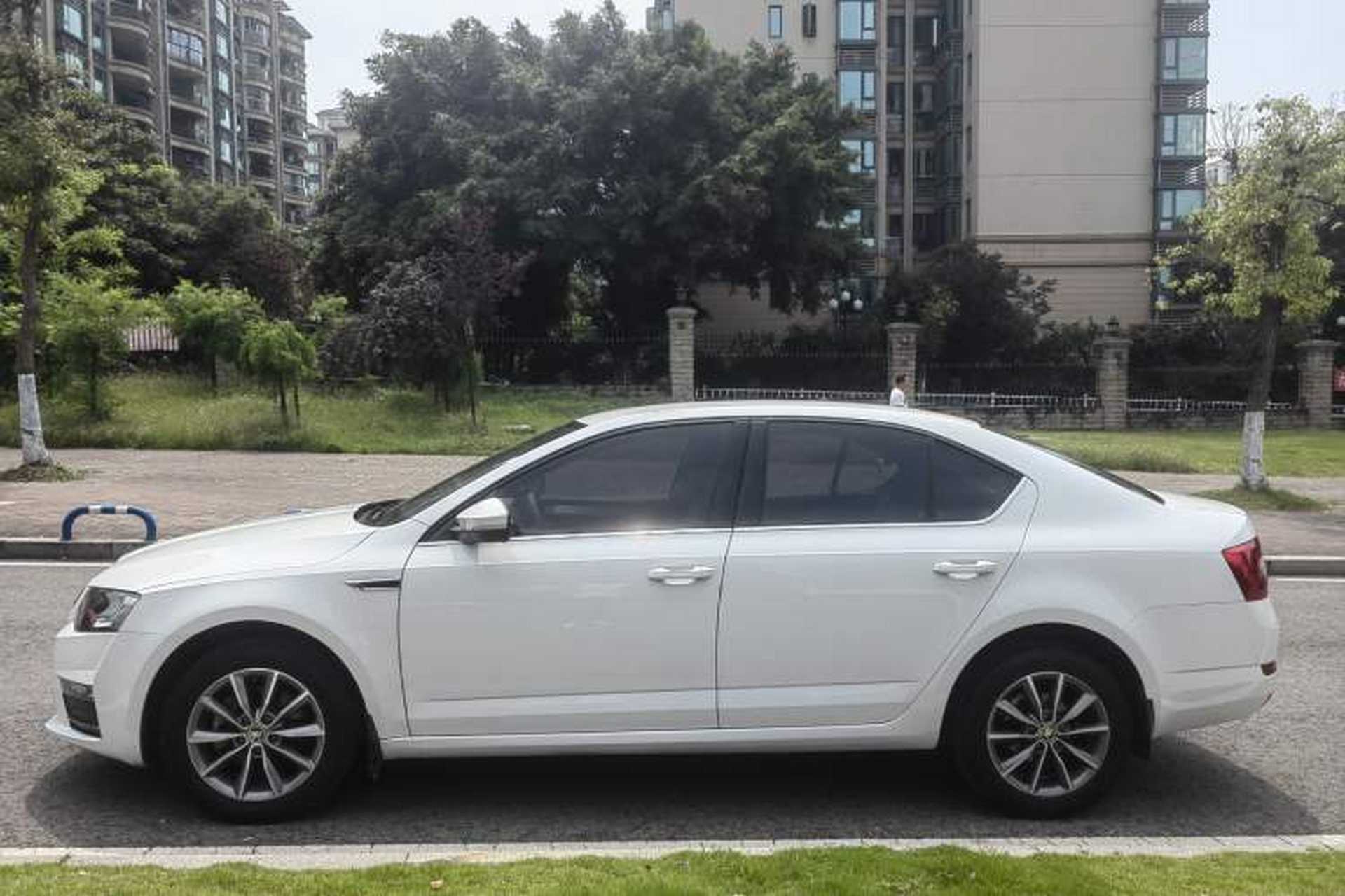 Used Skoda Octavia 2017 1.6L Automatic Chuanxing Edition Exterior 6