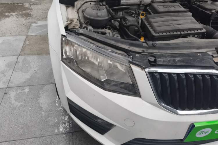 Used Skoda Octavia 2017 Classic Model 1.6L Automatic Standard Edition Exterior 6