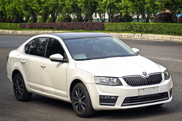 Used Skoda Octavia 2017 TSI280 DSG Smart Drive Edition Exterior 6