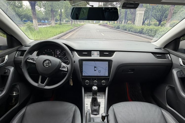 Used Skoda Octavia 2017 1.6L Automatic Smart Drive Edition Exterior 8