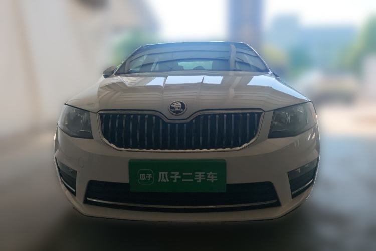 Used Skoda Octavia 2017 1.6L Automatic Smart Drive Edition Front