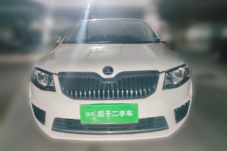 Used Skoda Octavia 2017 1.6L Automatic Smart Drive Edition Front