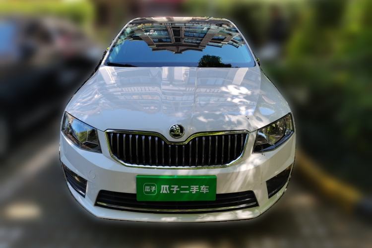 Used Skoda Octavia 2017 1.6L Automatic Smart Drive Edition Front