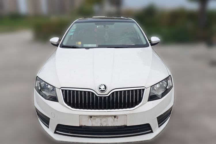 Used Skoda Octavia 2017 1.6L Automatic Smart Drive Edition Front