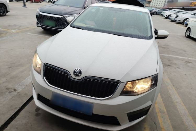 Used Skoda Octavia 2017 Classic Model 1.6L Automatic Standard Edition Front