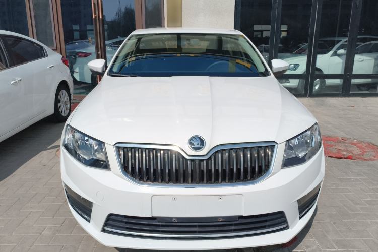 Used Skoda Octavia 2017 Classic Model 1.6L Manual Comfort Edition Front