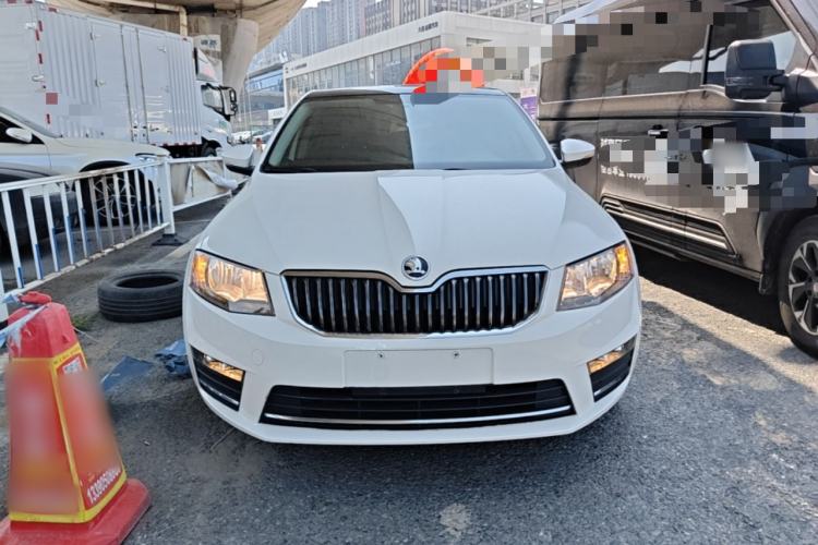 Used Skoda Octavia 2017 1.6L Automatic Smart Drive Edition Front