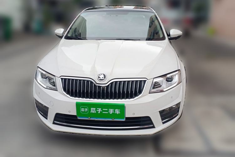 Used Skoda Octavia 2017 1.6L Automatic Smart Drive Edition Front