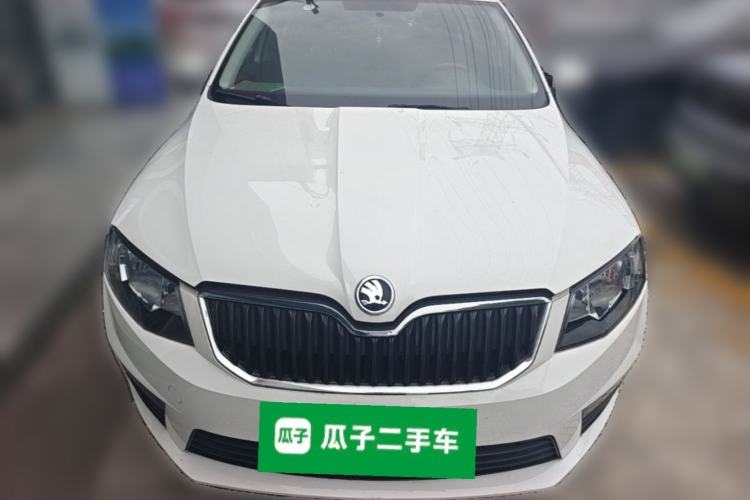 Used Skoda Octavia 2017 Classic Model 1.6L Manual Standard Edition Front