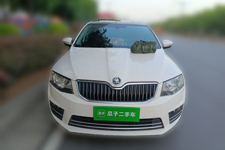 Used Skoda Octavia 2017 1.6L Automatic Smart Drive Edition Front