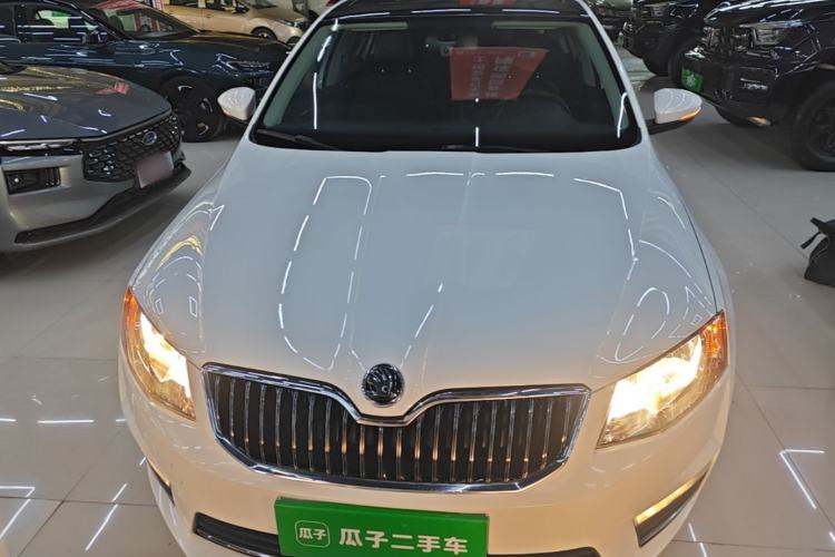 Used Skoda Octavia 2017 1.6L Automatic Smart Drive Edition Front