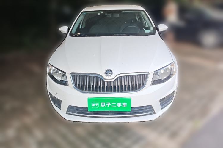 Used Skoda Octavia 2017 Classic Model 1.6L Manual Comfort Edition Front