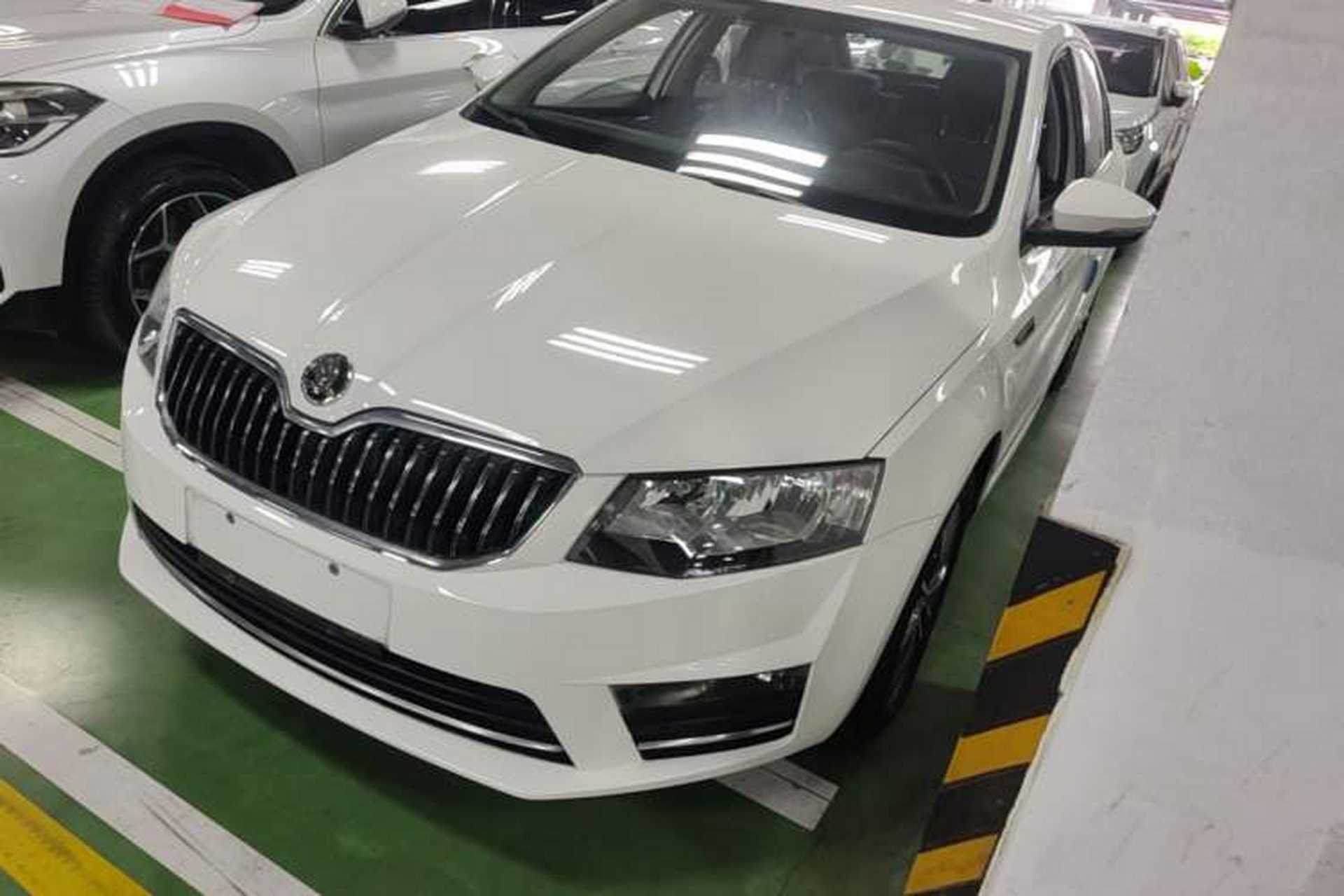 Used Skoda Octavia 2017 1.6L Automatic Chuanxing Edition Front Left 45 Deg