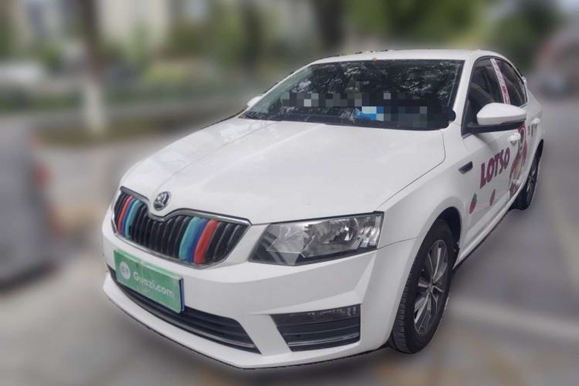 Used Skoda Octavia 2017 1.6L Manual Front-Wheel-Drive Version Front Left 45 Deg