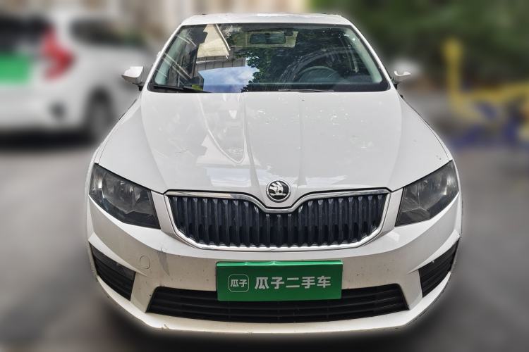 Used Skoda Octavia 2017 Classic Model 1.6L Automatic Standard Edition Front