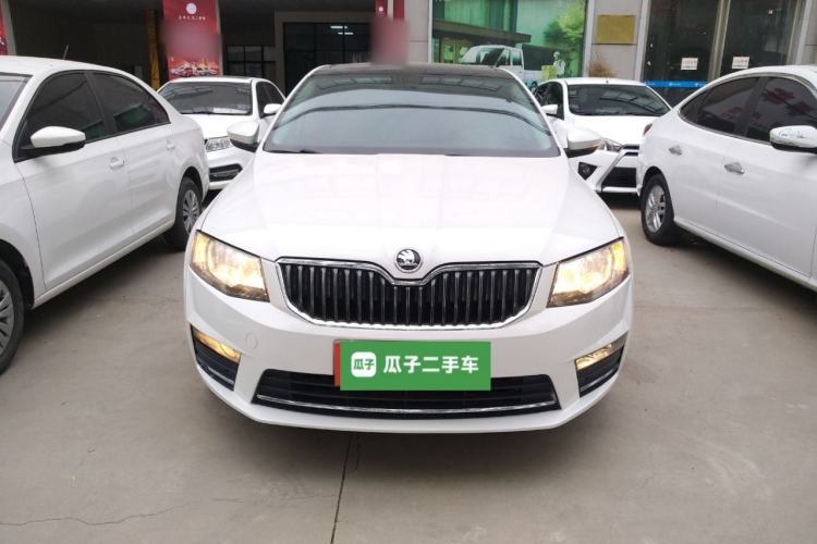 Used Skoda Octavia 2017 1.6L Automatic Smart Drive Edition Front