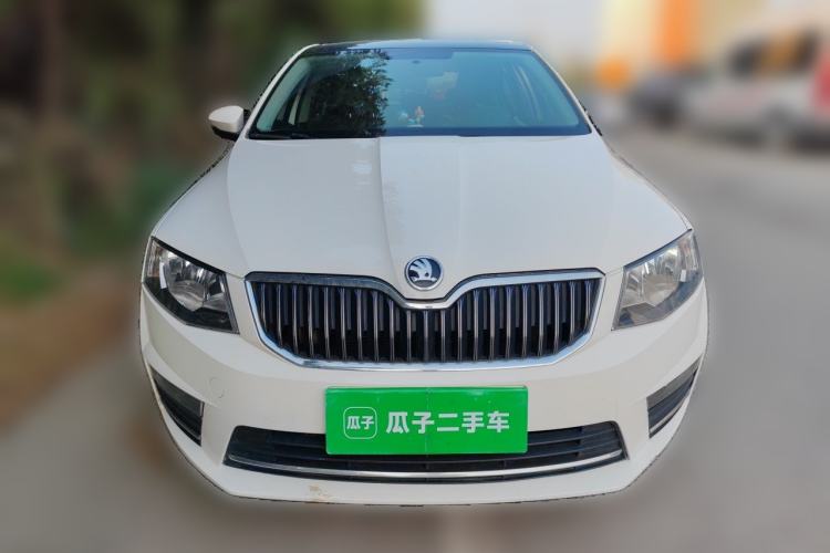 Used Skoda Octavia 2017 1.6L Automatic Smart Drive Edition Front