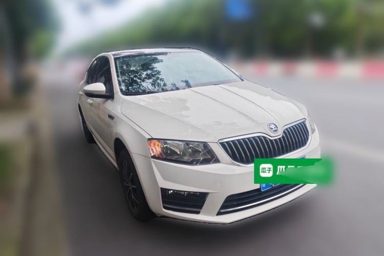 Used Skoda Octavia 2017 1.6L Automatic Smart Drive Edition Front Right 45 Deg