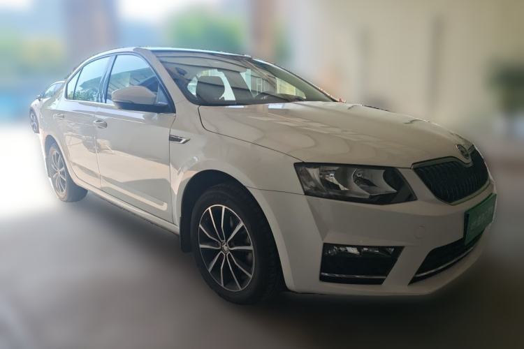 Used Skoda Octavia 2017 1.6L Automatic Smart Drive Edition Front Right 45 Deg