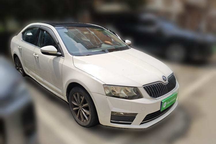 Used Skoda Octavia 2017 Classic Model 1.6L Automatic Comfort Edition Front Right 45 Deg